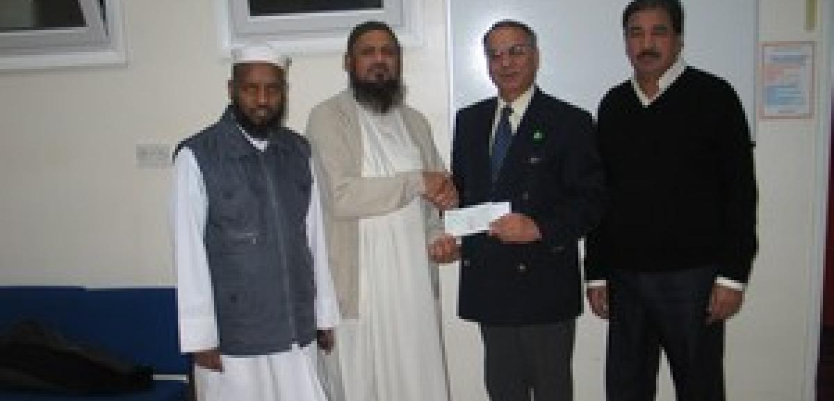 Noor Ul Islam Trust helps survivors of Pakistan Earthquake 2100