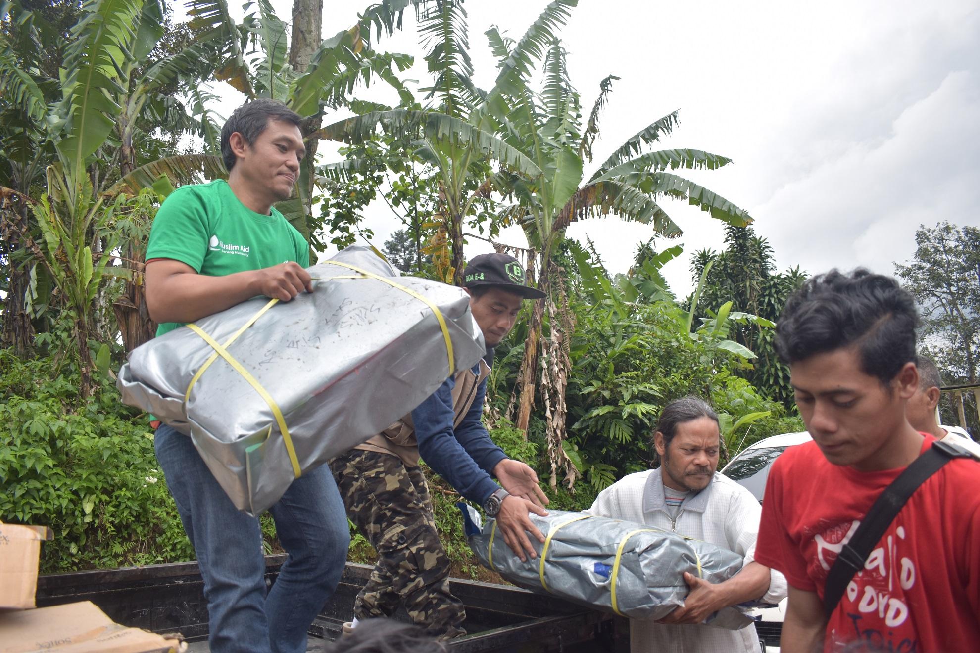 Muslim Aid Saves Hundreds in Indonesia Earthquake Reaction During Week