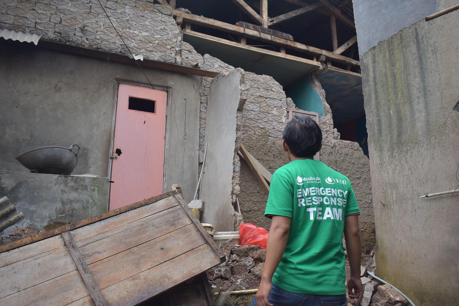 Muslim Aid Saves Hundreds in Indonesia Earthquake Reaction During Week