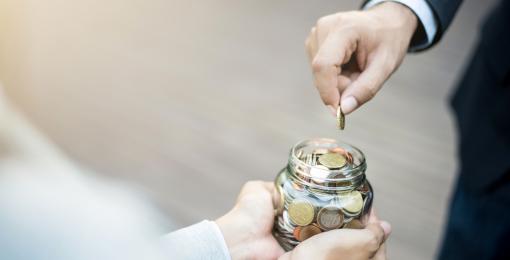 Is It Permissible to Pay Zakat al-Fitr in Cash? 